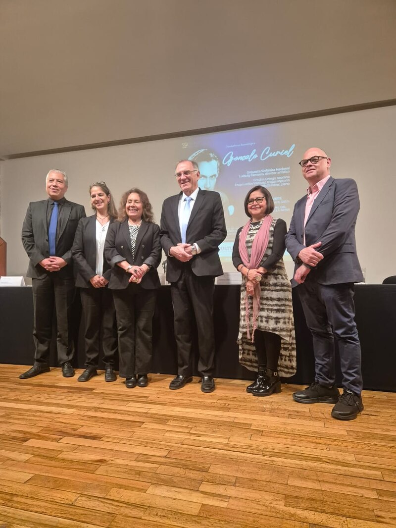 Presentación del libro "Afinando el oído" de Alfonso Curtiel
