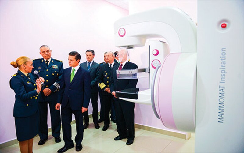 El Presidente Enrique Peña Nieto inaugura el nuevo mastógrafo del Hospital Central Militar