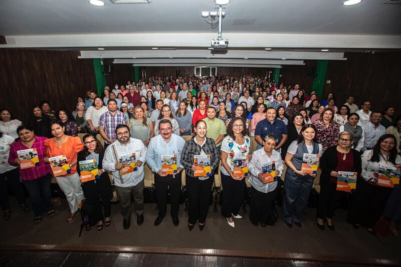 Entrega de libros de texto gratuitos en Chiapas