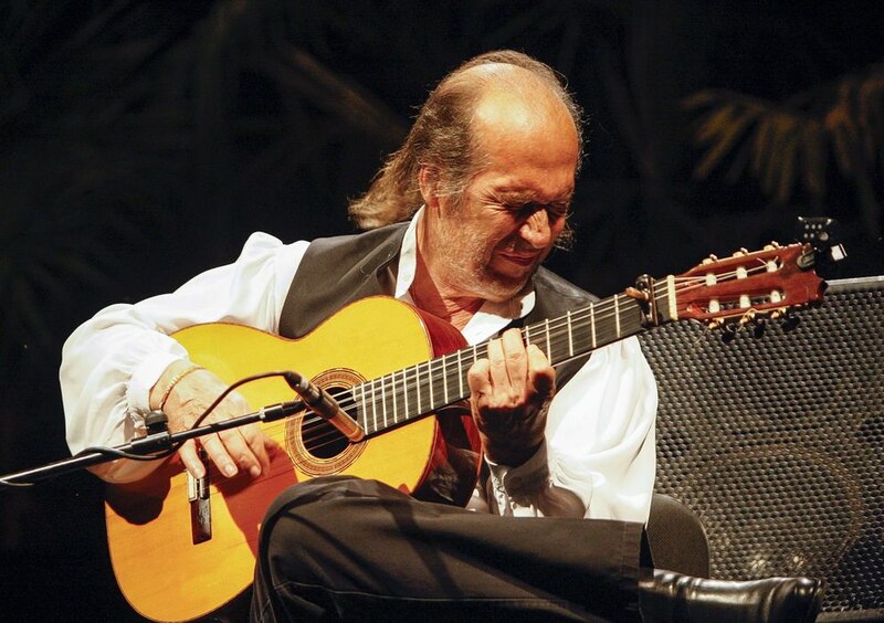El guitarrista español Paco de Lucía en concierto