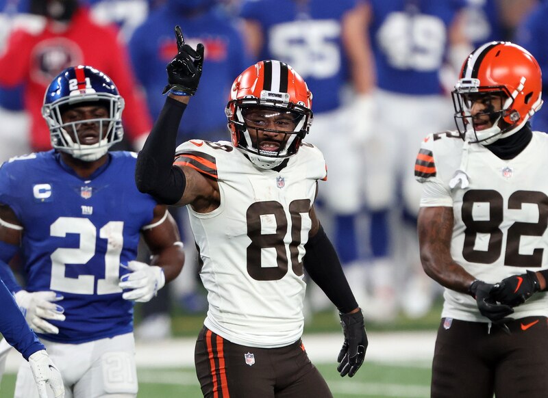 El jugador de los Browns, Odell Beckham Jr., celebra un touchdown