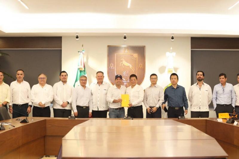 Firma de convenio entre el gobierno municipal y la iniciativa privada