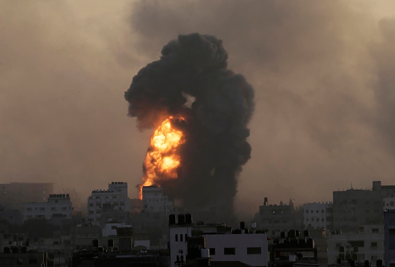 Ataque aéreo israelí en Gaza deja varios muertos y heridos