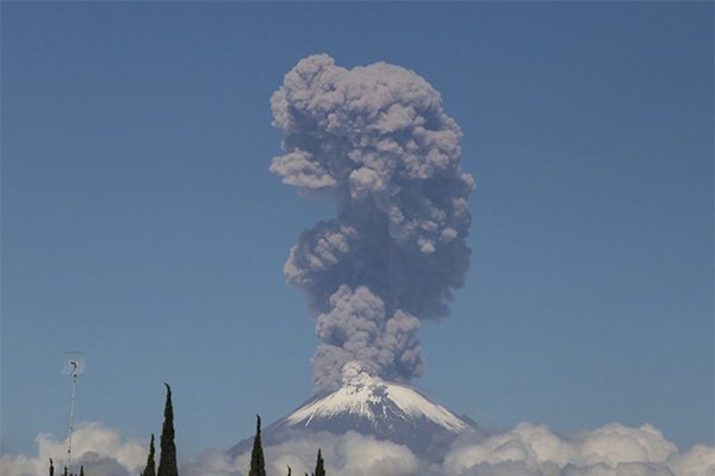 ¡Alerta! El volcán Popocatépetl entró en erupción