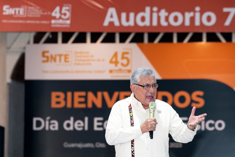 El Presidente Andrés Manuel López Obrador durante un discurso en un evento público.