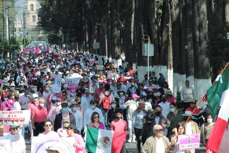 Marcha contra el cáncer de mama en la Ciudad de México