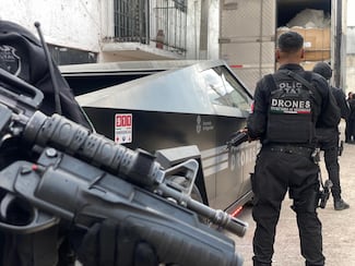 Asegura Policía del Estado lugar en donde remarcaban y desarmaban carros robados