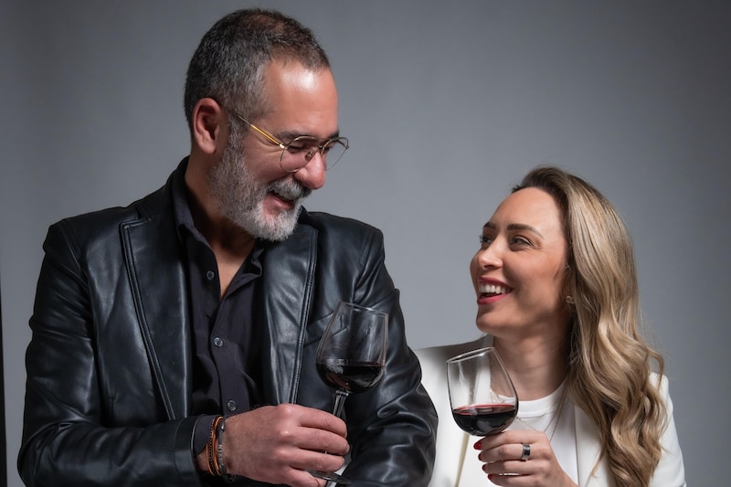 Paola Serrano y Samuel Guzmán dan voz a la vulnerabilidad en Salida de Emergencia,