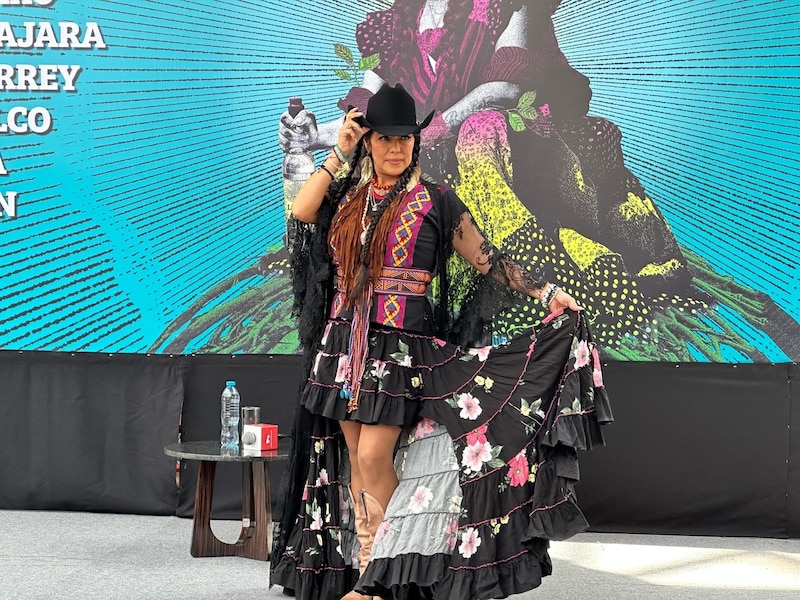 La cantante mexicana Lila Downs actúa en el Auditorio Nacional de la Ciudad de México.