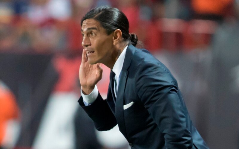 El entrenador argentino Ricardo Gareca durante un partido de fútbol.