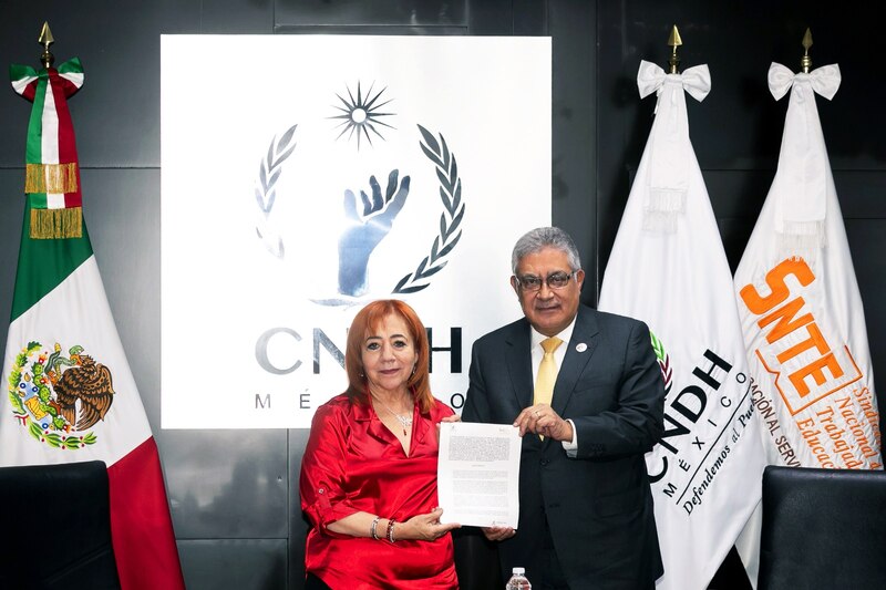 Firma de convenio CNH-SNTE