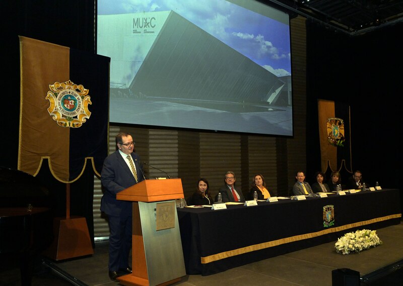 Presentación del libro “Museo Universitario de Arte Contemporáneo. Mira Magali Lara”