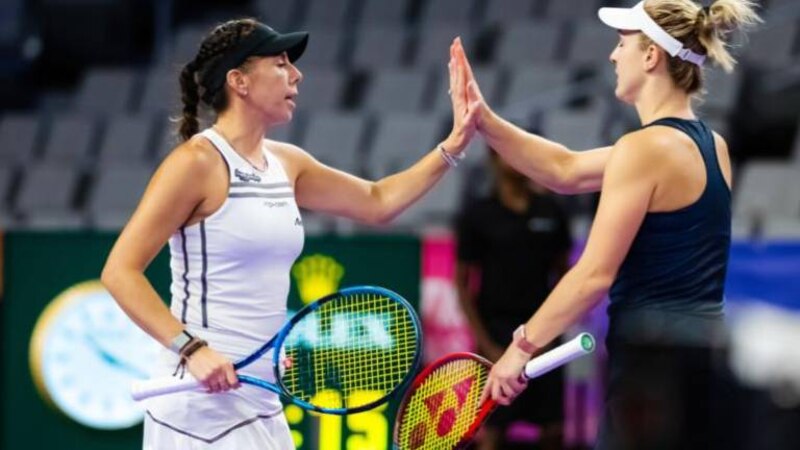 Las tenistas celebran su victoria