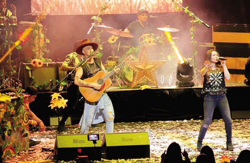 ¡Concierto de música country!