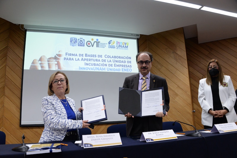 Firma de convenio entre la UNAM y la ENEO para la apertura de la Unidad de Incubación de Empresas InnovaUNAM Unidad ENEO.