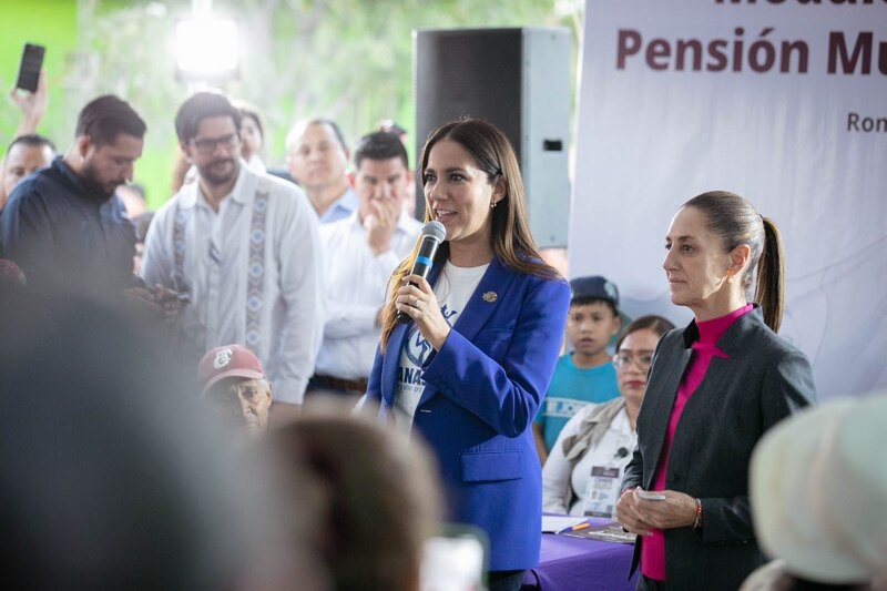 La Gobernadora de Guanajuato, Libia Dennise García Muñoz Ledo, y la Presidenta de México, Claudia Sheinbaum en una reunión en Romita, Guanajuato