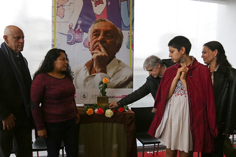 Ofrenda floral a José José en el segundo aniversario de su muerte