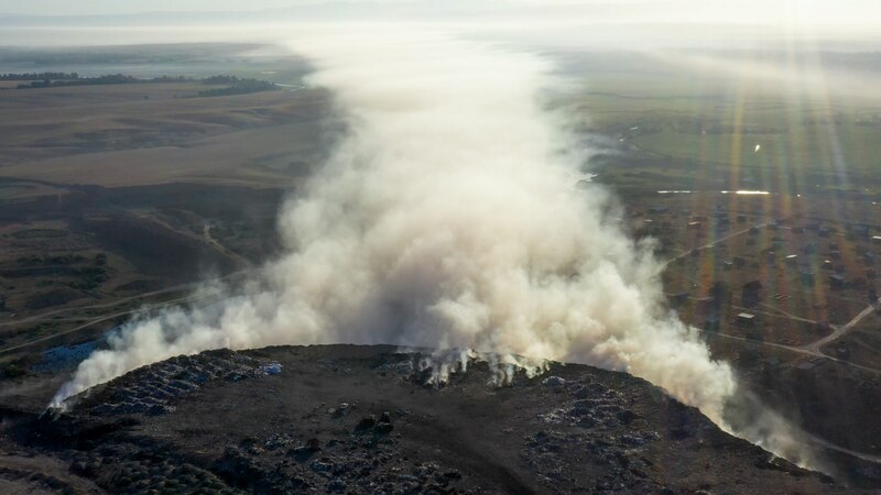 Incendio en un vertedero de basura