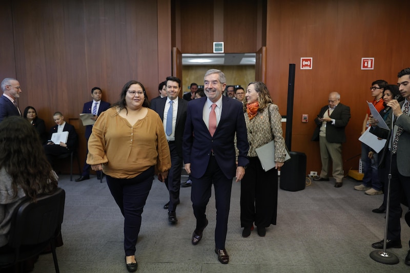 Autoridades mexicanas en reunión para la sustentación del X Informe CEDAW