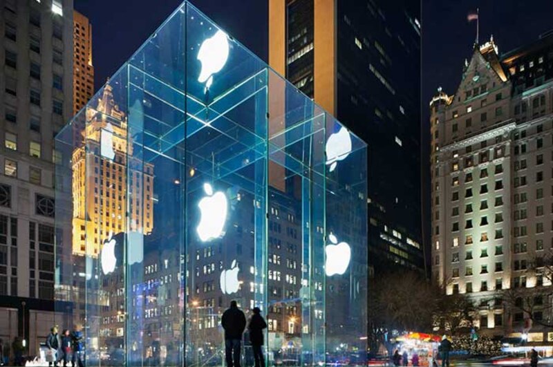 Un cubo de cristal en la ciudad de Nueva York