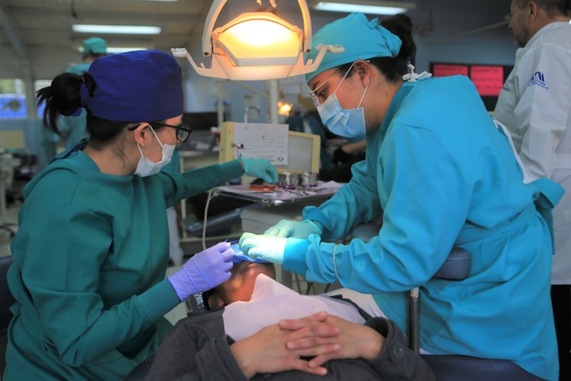 Las lesiones bucales por VPH en casos de infantes y adolescentes, puede ser por autoinoculación o autoinfección, y nada tienen que ver las relaciones sexuales