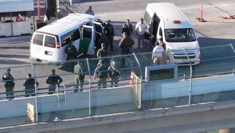 Accidente en la frontera entre México y Estados Unidos deja varios heridos