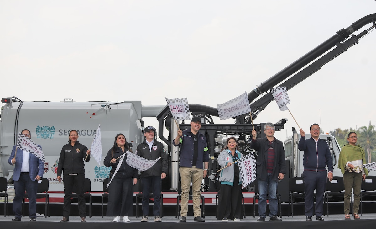 CDMX se Protege de las Lluvias Torrenciales: Tecnología Robótica y Flota Histórica en Acción