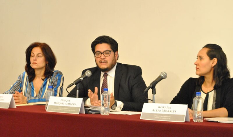 Mesa redonda sobre el futuro de la educación en México