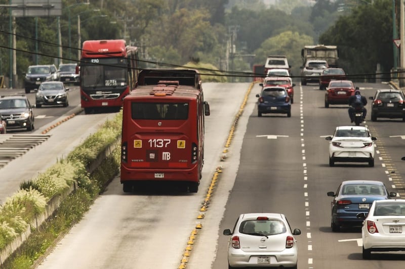 Avenida insurgentes de la Ciudad de México un día sin tráfico.