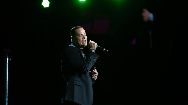 Cantante Marc Anthony en concierto