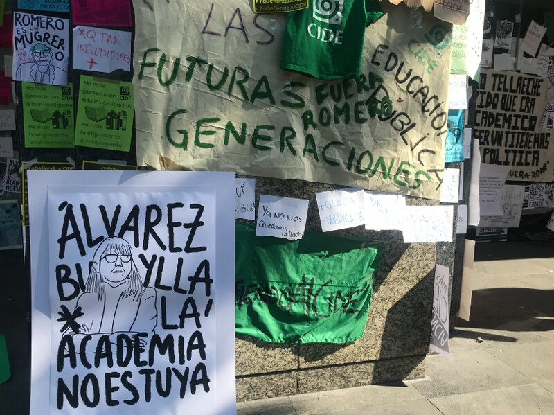 Protesta en la UAM contra la académica Ana Buylla