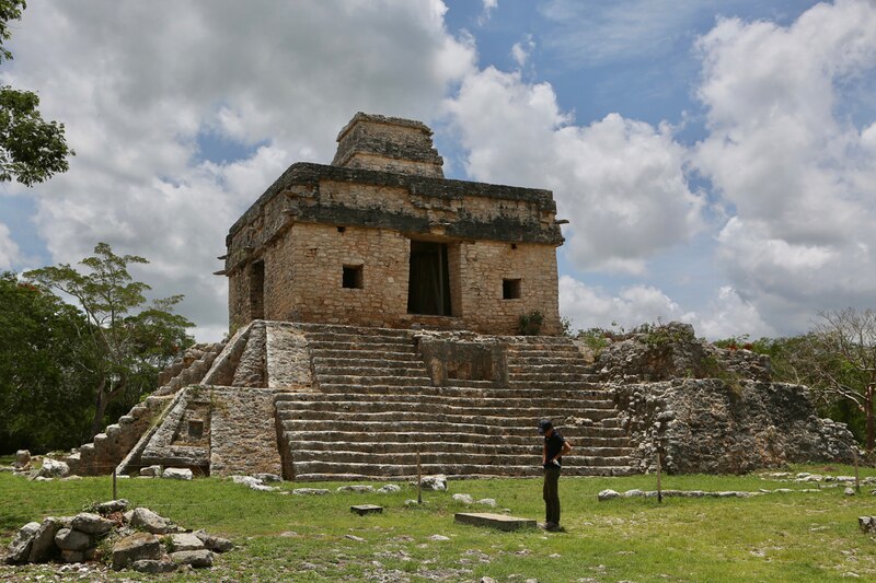 Templo maya en ruinas