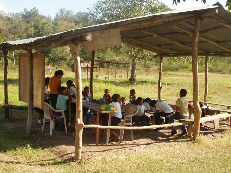 Niños en una escuela rural