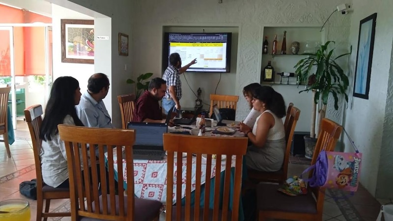 Reunión de trabajo en una oficina