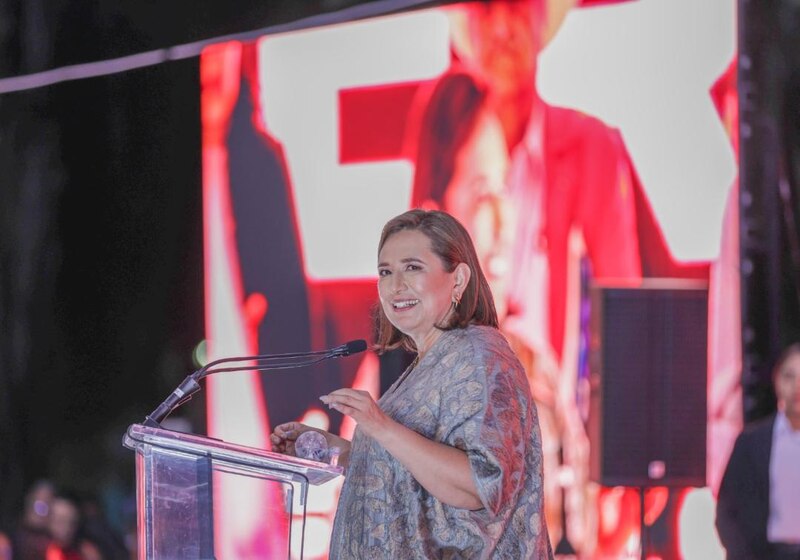 La presidenta municipal de Benito Juárez, Ana Patricia Peralta, durante su discurso en el evento del Día del Policía.