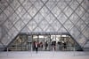 Mañana reabre el Louvre tras robo sin resolver 
