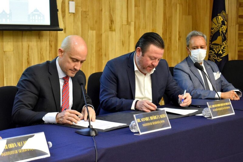 Firma de convenio entre el Instituto de Geografía y la Secretaría de Desarrollo Económico