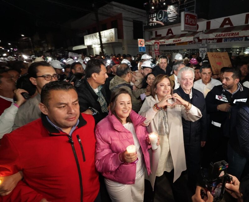 AMLO y Sheinbaum encabezan marcha en apoyo a la 4T